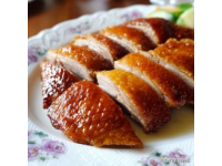 云南特色美食：盈江火燒豬制作工藝及風味解析