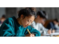 高考命題四階段演變：從知識立意到素養(yǎng)導向