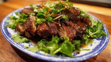 新安縣的美食探索:老李燒雞、峪里柿餅與北冶紅新鹵肉,不容錯(cuò)過的地方風(fēng)味!