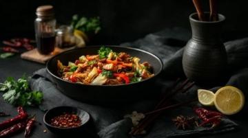 炒拉條的家常做法(美食炒拉條)