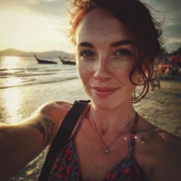 金色陽光下的相遇：我和星鳩漫步二沙島