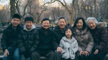 八十四歲依然健康活力：我爸的長壽秘訣與家族基因影響