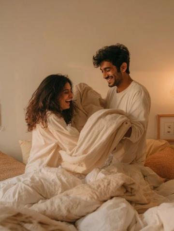 共筑愛巢:情侶攜手將毛坯房變溫馨小家,愛情與創意綻放生活光彩