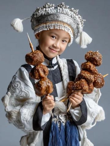 **標題農村美食大揭秘！這道傳統美味竟成網紅爆款，網友吃一口就停不下來！**