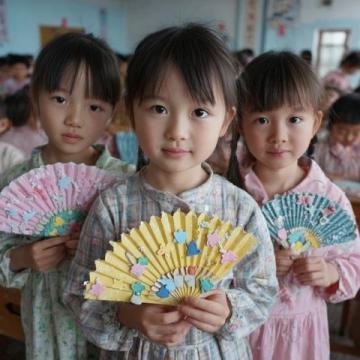 創意無限！廢舊紙箱變時尚：幼兒園的環保時裝秀驚艷六一兒童節