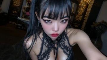 一名伊朗美女網紅在游覽桂林后,感慨萬千的落淚了