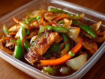 家常版魚香茄子的簡單做法，酸甜可口超下飯