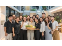 女兒一個很要好的湖北恩施的大學同學小辣去年就邀請我們一家暑假去湖北游玩