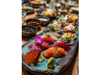 大盤(pán)飯菜香滿(mǎn)滿(mǎn)