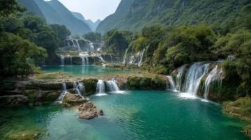 云南旅游攻略云南是中國旅游資源最豐富的省份之一，融合了雪山峽谷、高原湖泊