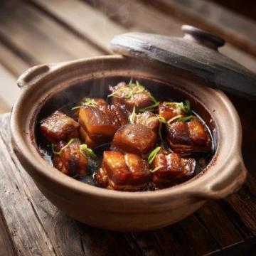 深秋食韻：紅燒五花肉的獨特風味與烹飪藝術