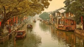 湖州是一座具有2300多年歷史的江南古城，有絲綢之府，魚米之鄉，文化之邦的美