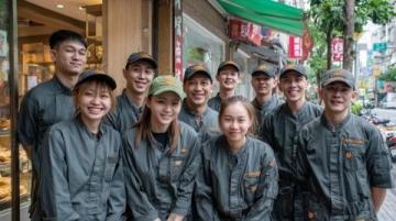 信陽(yáng)企業(yè)家劉文新在好友家買豬肉后熱情款待大家