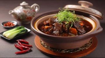 新密地道美食：卷煎與涮牛肚——探尋鄭州傳統風味之旅
