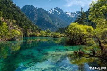 成都周邊熱門景區推薦：九寨溝、青城山、天臺山等自然風光和文化古跡