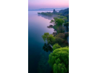 夕陽下的嘎日迪湖：如詩如畫的自然美景