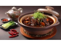 新密地道美食：卷煎與涮牛肚——探尋鄭州傳統風味之旅