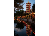 北京通州月亮河小鎮夜市：從疫情復蘇到五一爆火的蛻變之旅