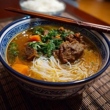 洛陽必嘗美食:經典牛羊肉湯與特色水席不容錯過!