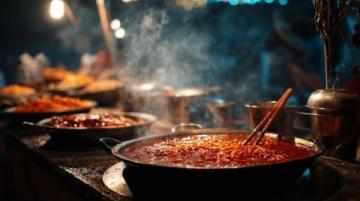 寶雞流行的四川美食:成都麻辣肉餅與特色米線組合