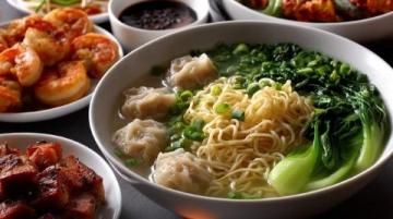 粉蒸肉是一道經(jīng)典的中式菜肴，肉質(zhì)軟糯，米粉香濃，口感豐富,以下是詳細(xì)的做法