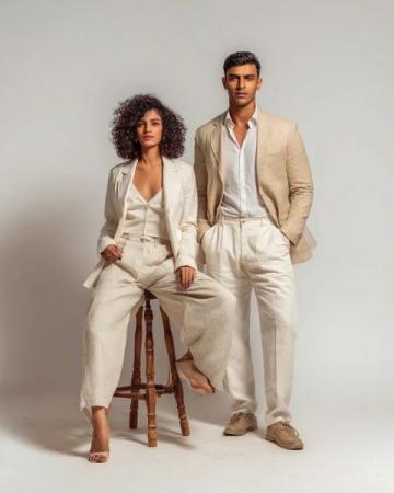 共筑愛巢:情侶攜手將毛坯房變溫馨小家,愛情與創意綻放生活光彩