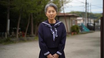 七十歲的女人還能走T臺，農村婦女逆勢成功，桃子姐如何成為家中的收入主力？