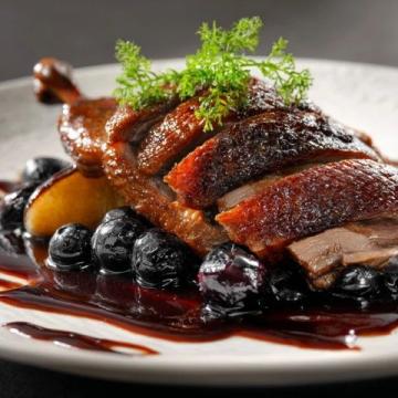 探秘新密美食夜市:文昌大公雞與炭火羊排的魅力