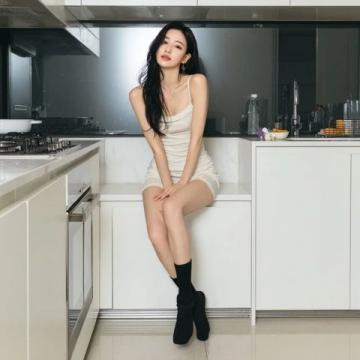 韓國(guó)網(wǎng)紅廚房驚呼:揭秘中韓家庭角色差異與文化沖擊