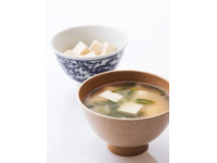 白菜豆腐三鮮湯：簡(jiǎn)單營(yíng)養(yǎng)，全家適宜的養(yǎng)生佳品