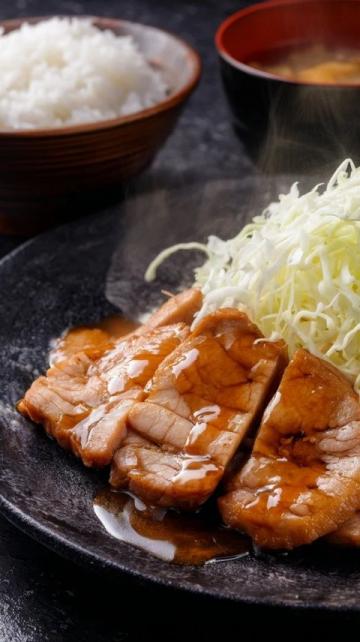 阿秋美食記：烤豬肉香芋盛宴與芹菜鮮肉的美味邂逅