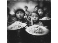 回憶起母親親手做的“孩子干糧”，心底滿是溫暖又感慨萬千