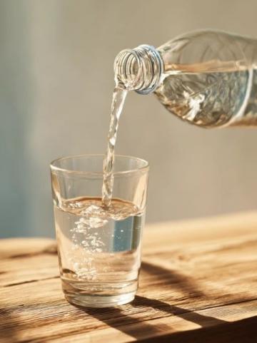 揭秘飲水常識陷阱：科學(xué)揭秘你的飲水誤區(qū)！