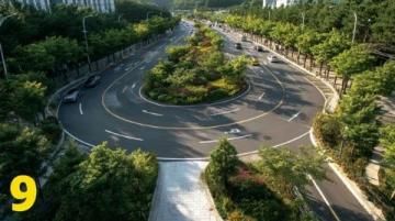 夏日午后的幻覺:張解放眼中的扭曲柏油路