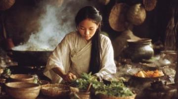 劉宇寧重操舊業(yè)秀廚藝(劉宇寧美食)