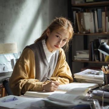 中考英語是許多學生關注的焦點，掌握核心知識點和應試技巧對提高成績至關重要
