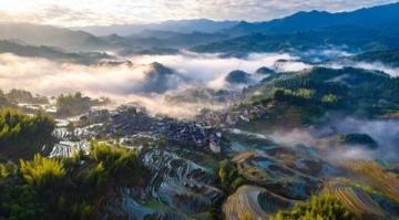 貴陽(yáng)四絕:黔靈山生態(tài)仙境游、青巖古鎮(zhèn)古韻探秘、甲秀樓夜色璀璨、民生路美食天堂