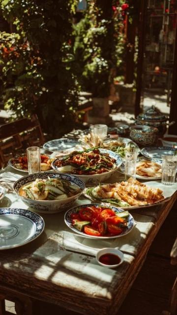陜西關中：暑日趣食“攪團