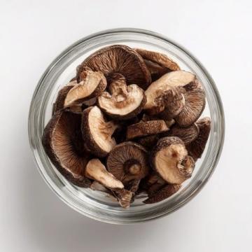 昆明市場迎來平價(jià)雞樅替代品：雞油菌和紅菇上市口感佳價(jià)格親民