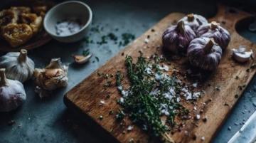 北方冬天必備老三樣：土豆、白菜與蘿卜的美味烹飪技巧