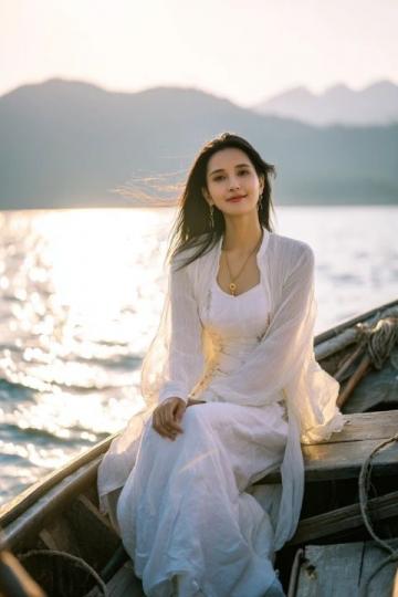 一名伊朗美女網紅在游覽桂林后,感慨萬千的落淚了