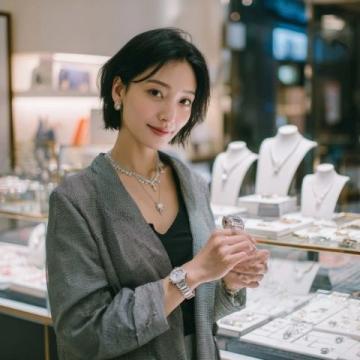 我領悟了：每月收入僅三千，卻奢侈購入三萬元包包的經歷