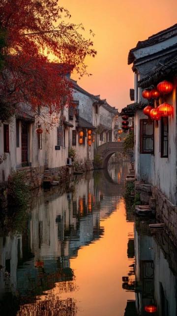 湖州是一座具有2300多年歷史的江南古城，有絲綢之府，魚米之鄉，文化之邦的美