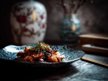 大家好,教給大家分享一個(gè)做葛粉紅燒肉的做法,我的視頻有點(diǎn)長(zhǎng)