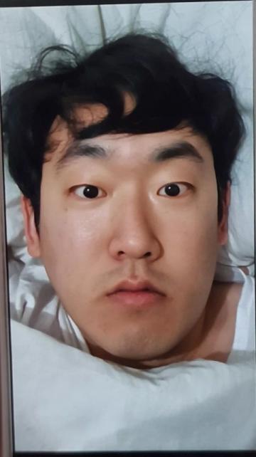 朋友從遠處趕來,我為之高興!