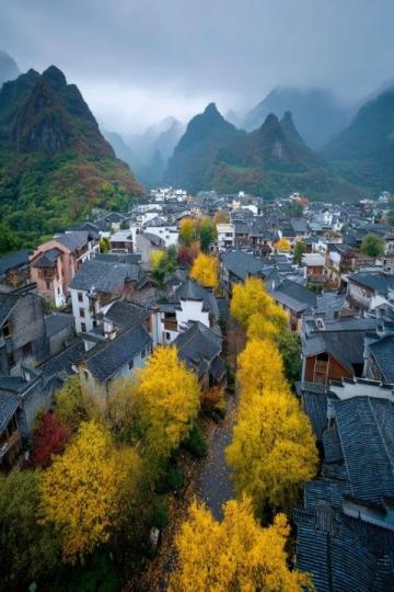 貴州畢節(jié)清晨美景：老城區(qū)里的生機與寧靜