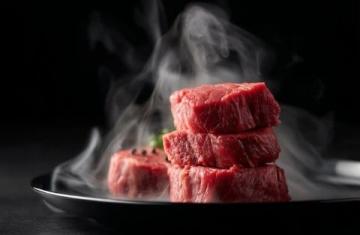 有朋友問李佳琦15分鐘賣出的10000份的牛排是不是合成肉？質量到底怎么樣？到底