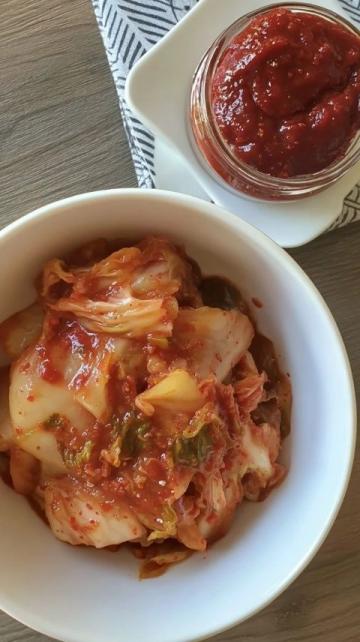 夏日必備清爽美食：簡單幾步做出美味蔥油手撕雞