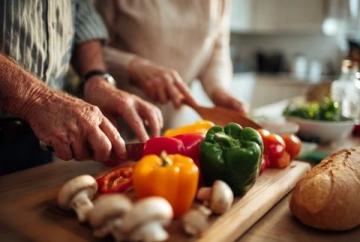 為找老伴,一把年紀(jì)了還去折騰減肥?