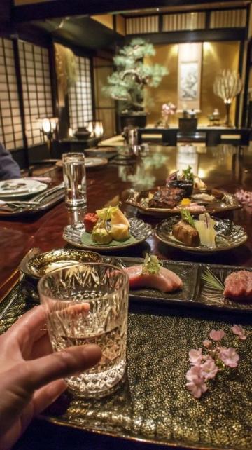 盼望已久，慕名前來就是為了吃那口已經(jīng)申遺成功的美食！